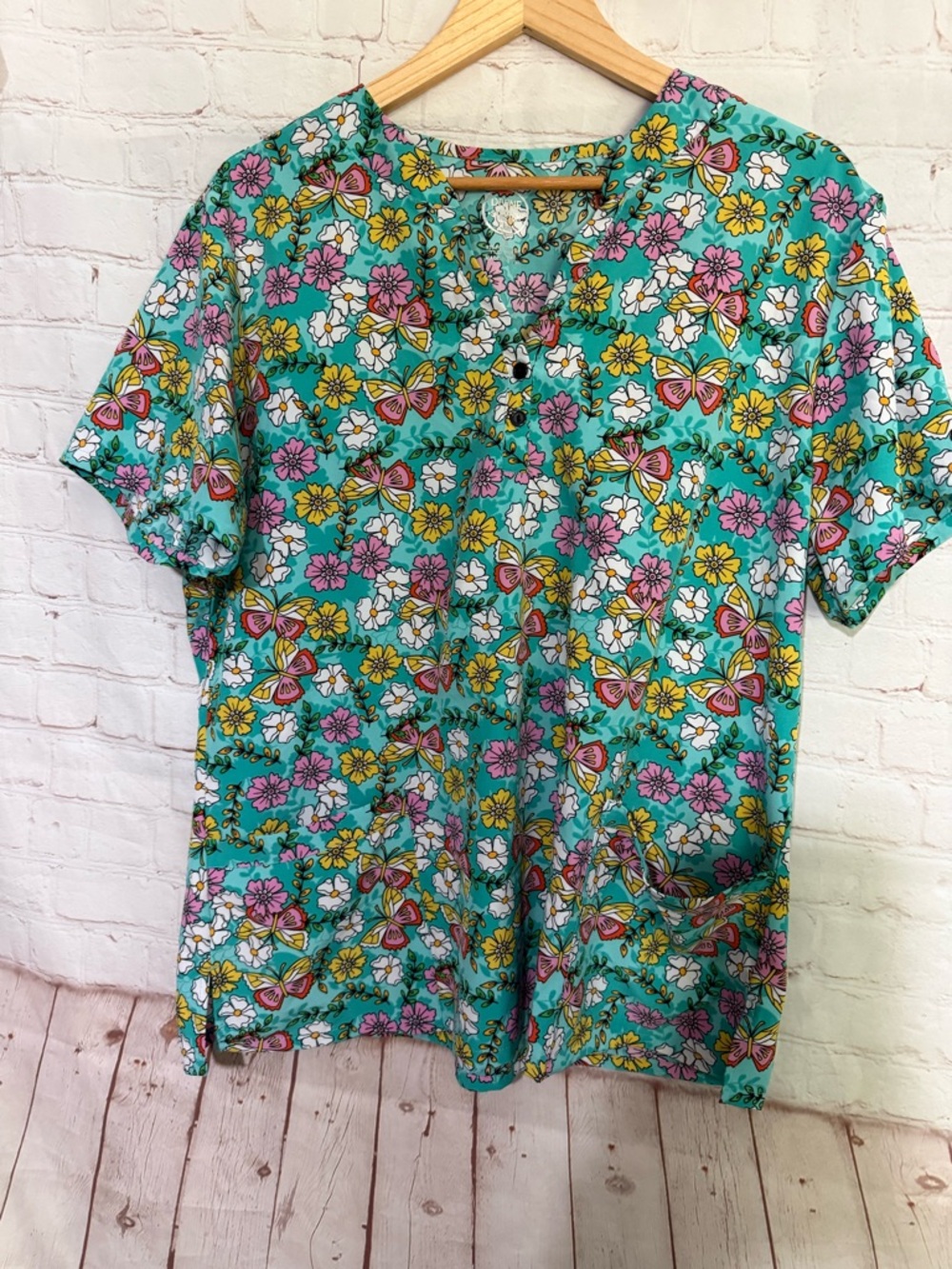 Lot of 4 Plus Size 2X Nursing Scrub Tops 3 Disney 1 Floral Short Sleeve - Picture 5 of 11